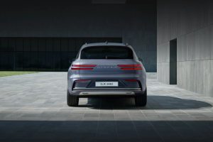 페달 실수해도 차가 막는다, 제네시스 2027 GV60·GV70 전동화 출시 imgi 76 genesis kr electrified gv70 27my exterior rear large 3