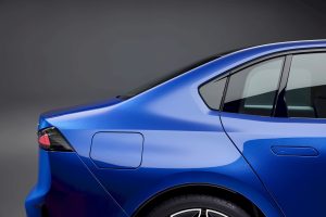 10분 충전에 400km… BMW 신형 i3 공개, 테슬라 정조준 imgi 131 2027 bmw i3 neue klasse shatters competition with 463 horsepower and up to 560 miles of range 2 43