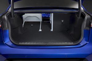 10분 충전에 400km… BMW 신형 i3 공개, 테슬라 정조준 imgi 155 2027 bmw i3 neue klasse shatters competition with 463 horsepower and up to 560 miles of range 5 34
