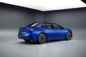 10분 충전에 400km… BMW 신형 i3 공개, 테슬라 정조준 imgi 120 2027 bmw i3 neue klasse shatters competition with 463 horsepower and up to 560 miles of range 1 9