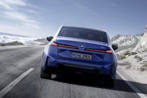 10분 충전에 400km… BMW 신형 i3 공개, 테슬라 정조준 imgi 111 2027 bmw i3 neue klasse shatters competition with 463 horsepower and up to 560 miles of range 8 5