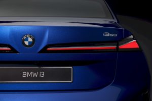 10분 충전에 400km… BMW 신형 i3 공개, 테슬라 정조준 imgi 132 2027 bmw i3 neue klasse shatters competition with 463 horsepower and up to 560 miles of range 2 24