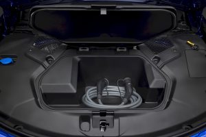 10분 충전에 400km… BMW 신형 i3 공개, 테슬라 정조준 imgi 149 2027 bmw i3 neue klasse shatters competition with 463 horsepower and up to 560 miles of range 4 30