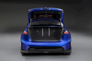 10분 충전에 400km… BMW 신형 i3 공개, 테슬라 정조준 imgi 150 2027 bmw i3 neue klasse shatters competition with 463 horsepower and up to 560 miles of range 4 51