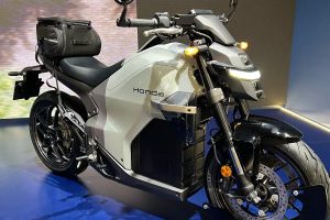 iF 디자인 금상 받은 혼다 첫 전기 바이크 WN7 imgi 141 honda wn7 motorcycle head 2