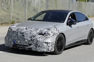 테슬라와 BMW 질주 막을까…새로운 벤츠 전기 C클래스 전기 버전 시험주행 포착 Mercedes C Class Electric grey front 3 4 d5pyqs 6