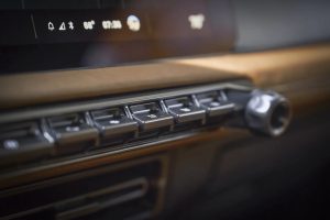 스카우트 신차 일정 다시 흔들…테라 2030년까지 밀릴 가능성 높아 imgi 50 scout traveler suv concept 100946550 h 16