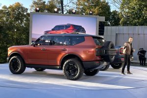 스카우트 신차 일정 다시 흔들…테라 2030년까지 밀릴 가능성 높아 imgi 26 scout traveler suv concept 100946537 h 5