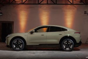 0→100km/h 2.5초… 카이엔 터보 쿠페 일렉트릭, 성능 한계 밀었다 3