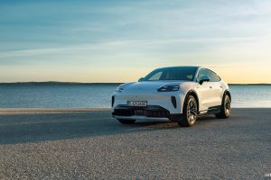 0→100km/h 2.5초… 카이엔 터보 쿠페 일렉트릭, 성능 한계 밀었다 10