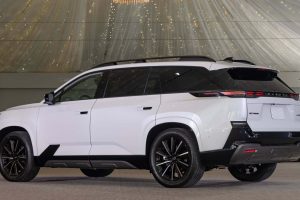 스바루(Subaru), 7인승 3열 전기 SUV 