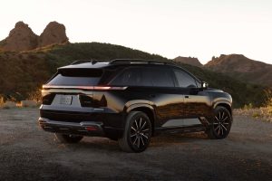 스바루(Subaru), 7인승 3열 전기 SUV 