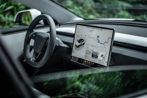 &quot;무료로 타던 오토파일럿이 유료?&quot;…테슬라(Tesla), 네덜란드서 기본 주행 보조 삭제 강행 2