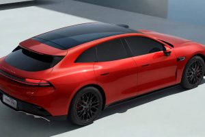 “테슬라보다 더 미래적” 평가 나온 중국 전기 왜건 GT7 실내 공개 3