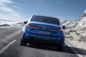 공개 3개월 만에 폭발적 반응…BMW i3 조기 판매 돌입 6