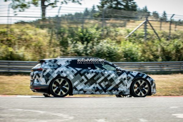 폴스타 4 SUV, 뉘르부르크링 포착…리어 윈도우 되찾고 적재공간까지 키웠다 10