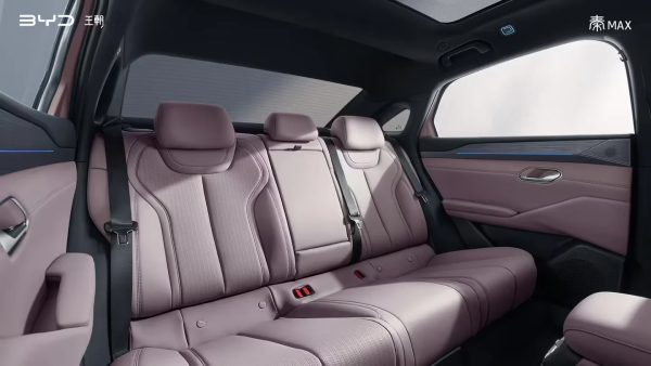 BYD 신형 세단 