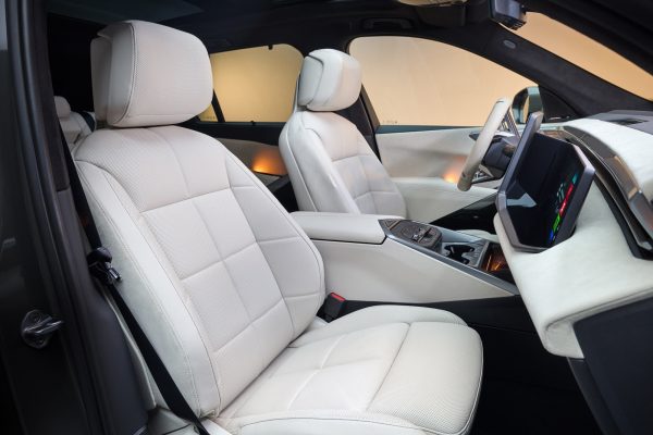 BMW 첫 전기 X5 등장…10분 충전에 273km 달린다 14